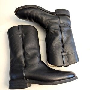 Sleek Black Western Leather Boots